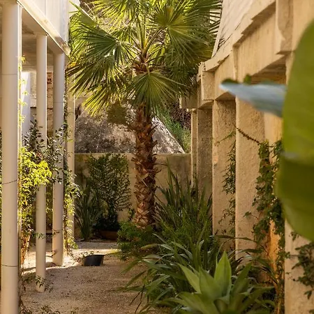 Πανσιόν Patio Do Tijolo 4*